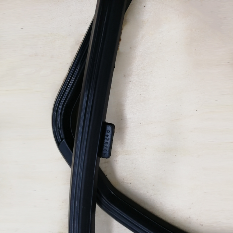 Oil Pan Seal 4939246 for Cummins ISBe3.9 ISDe4 Engine