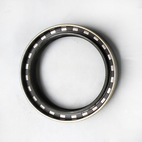 Crankshaft Rear Oil Seal C6140211341 for Cummins Engine 