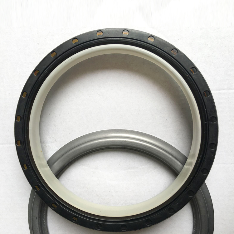 Crankshaft Rear Oil Seal 3970548 for Cummins Engine