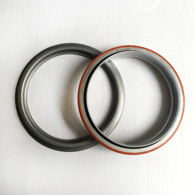 Crankshaft Rear Oil Seal 4936646 for Cummins Engine