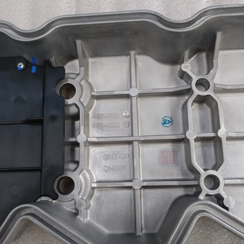 Valve Cover 4939895 for Cummins ISDe6 Engine Parts